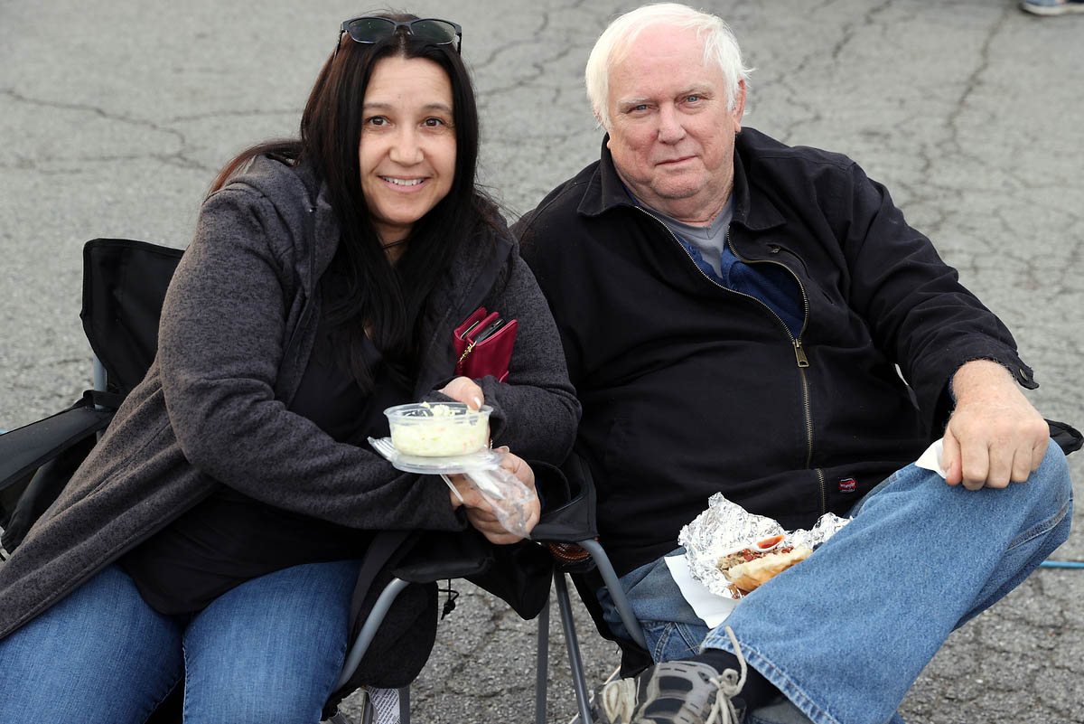 2023 Hilltop Supermarket BBQ Cookoff Friday night kickoff party. (Mark Haynes, Clarksville Online) 2023 Hilltop Supermarket BBQ Cookoff Friday night kickoff party. (Mark Haynes, Clarksville Online)
