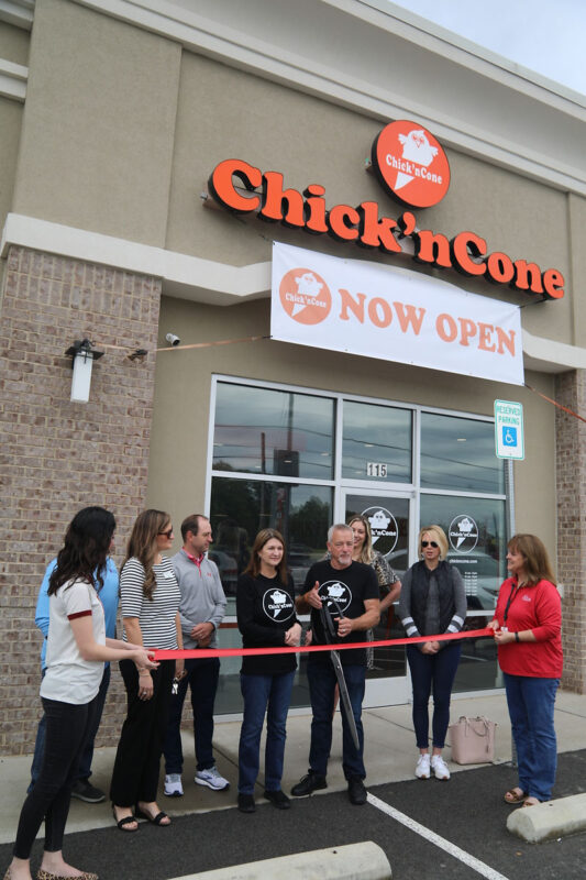 Clarksville Area Chamber of Commerce hosts ribbon cutting at Chick‘nCone. (Tony Centonze, Clarksville Online)