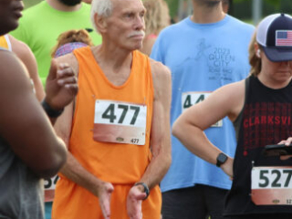 Hundreds were at Liberty Park for the 2023 Queen City Road Race. (Clarksville Online)
