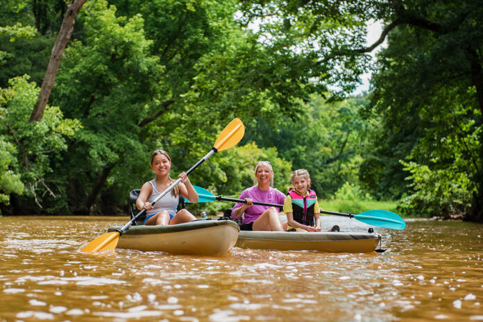 Kayaking. (Jon Duncan, Visit Clarksville)