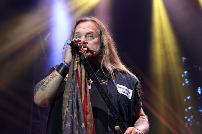 Johnny Van Zant thanked the audience repeatedly for allowing Lynyrd Skynyrd to be a part of Fort Campbell’s 4th of July celebration. (Clarksville Online)