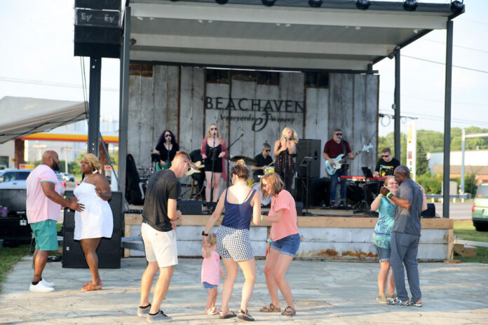 Tiffany Turner performing at Beachaven Vineyards and Winery's Jazz on the Lawn. (Clarksville Online)