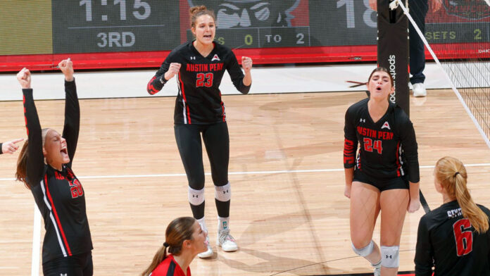 Payton Deidesheimer's 14-kill outing helps Austin Peay State University Volleyball secure split of opening day matches. (Robert Smith, APSU Sports Information)