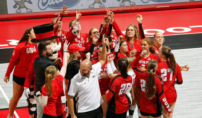 Austin Peay State University Volleyball Fends off Four Match Points in Exciting Win Against Jacksonville at the Dunn Center. (APSU Sports Information)