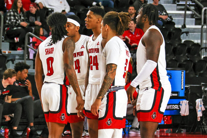 Austin Peay State University Men's Basketball Falls in Battle with Morehead State. (Maddie Rose, APSU Sports Information)