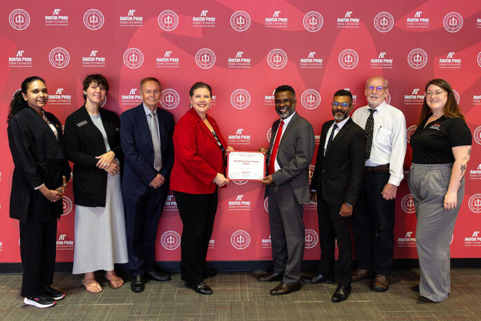 Representatives from Austin Peay State University and the Nawaloka College of Higher Studies. (APSU)