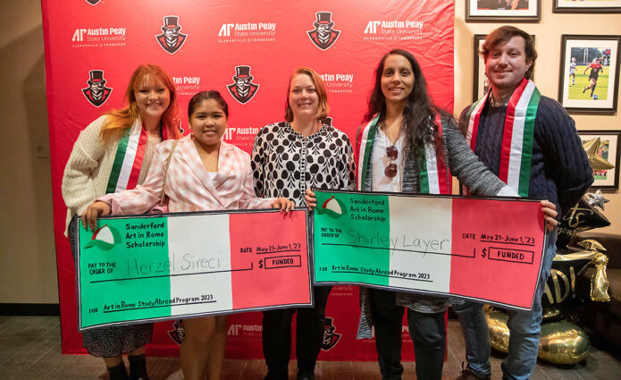 Austin Peay State University Art + Design students with Dr. Tamara Smithers, Master Sgt. Christopher Sanderford and Professor Patrick Vincent. (APSU)