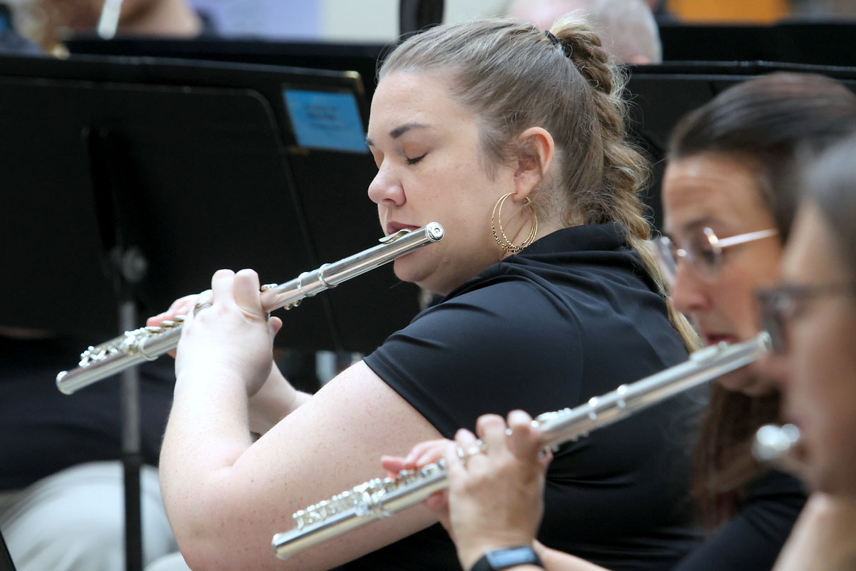 Cumberland Winds Concert Band playing at Clarksville-Montgomery County Public Library. (Clarksville Living Magazine) Cumberland Winds Concert Band playing at Clarksville-Montgomery County Public Library. (Clarksville Living Magazine)