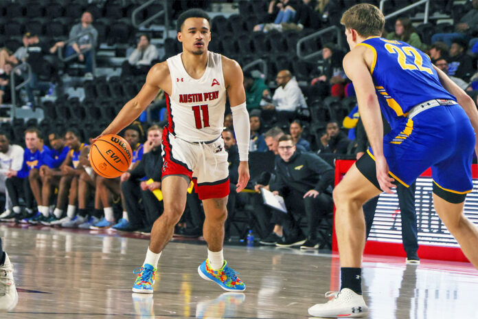 Austin Peay State University Men's Basketball Opens Homestand, Hosts Midway for Coaches For Literacy Game. (Maddie Rose, APSU Sports Information)