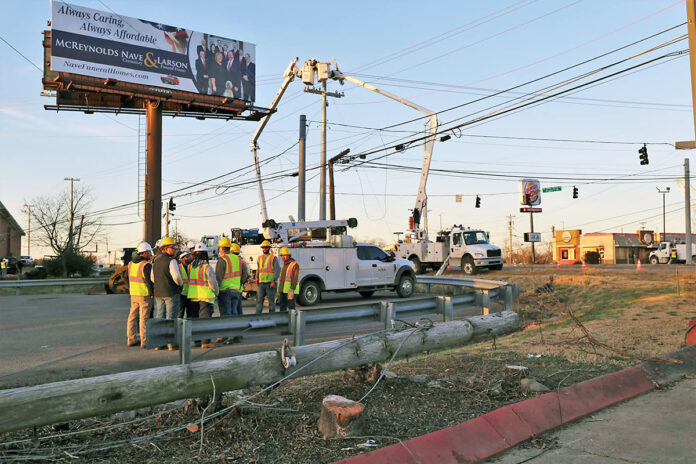 Work crews out restoring power. (CDE Lightband)
