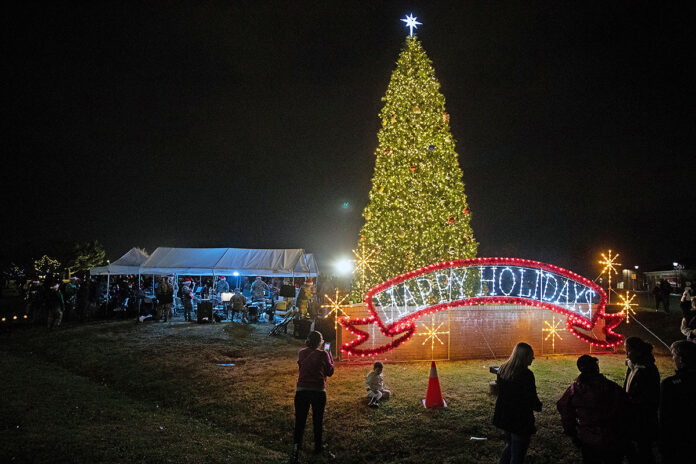 Fort Campbell Christmas Tree Lighting ceremony. (Pvt. James Lu)