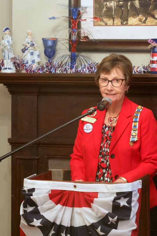 Daughters of the American Revolution unveil America! 250 Plaque. (Tony Centonze, Clarksville Living Magazine)