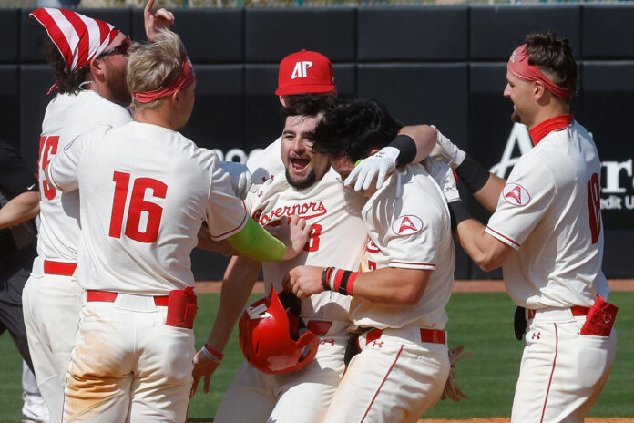 800 at The Hand! Austin Peay State University Baseball Power Secures ASUN Series Win. (Robert Smith, APSU Sports Information)