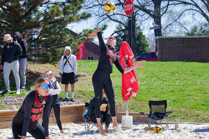 Austin Peay State University Beach Volleyball Defeats Carson-Newman, Split Final Day of Scenic Showdown. (Casey Crigger, APSU Sports Information)
