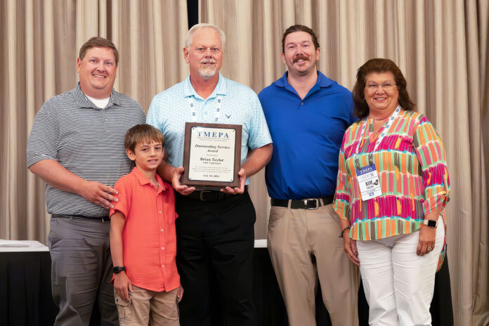 (L-R) Bradley Taylor, Brian’s son; Oliver Taylor, Brian’s grandson; Brian Taylor, General Manager of CDE Lightband; Kyle Taylor, Brian’s son; Kim Taylor, Brian’s wife.