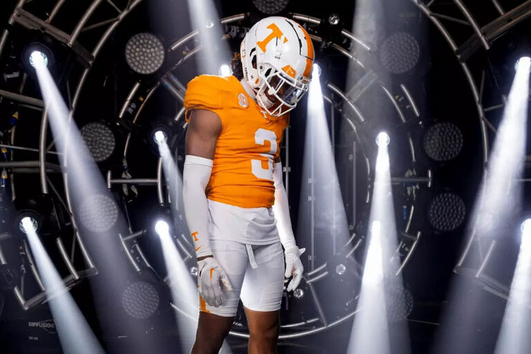 11 Tennessee Vols Football returns to Neyland Stadium for SEC Rivalry