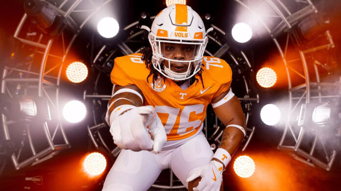 Tennessee Football Returns to Action, Set for Nighttime SEC Clash Against Arkansas. (UT Athletics)