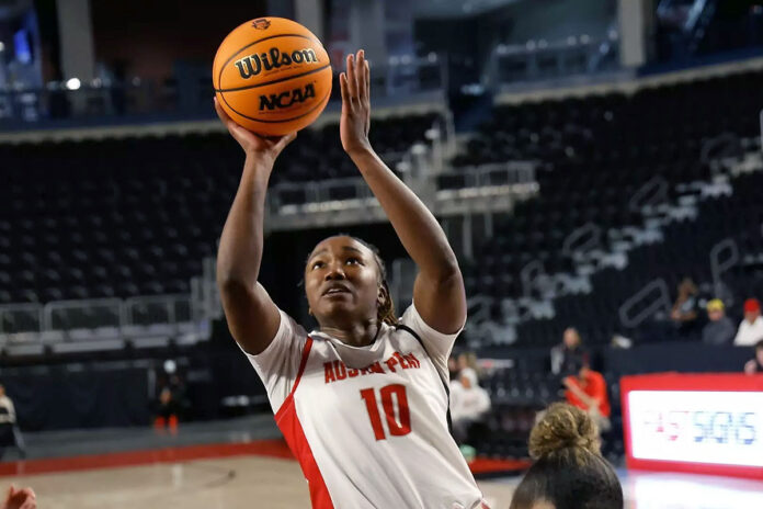 La'Nya Foster scores 16 to lead Austin Peay State University Women's Basketball to 73-66 Victory Over UT Southern. (Camille Blaylock, APSU Sports Information)