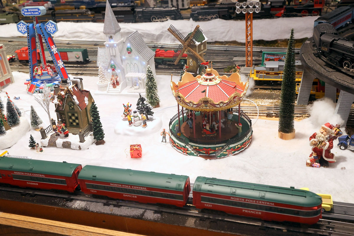 Noel Night at the Customs House Museum and Cultural Center. (Mark Haynes, Clarksville Online) Noel Night at the Customs House Museum and Cultural Center. (Mark Haynes, Clarksville Online)