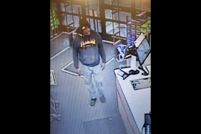 Clarksville Police Ask for Leads in Walgreens Burglary on Fort Campbell Boulevard