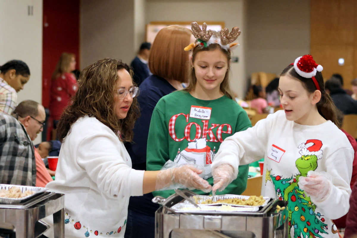 Radical Mission Compassionate Ministries held its 17th annual Warm Souls event at APSU's Morgan Center. (Tony Centonze, Clarksville Living Magazine) Radical Mission Compassionate Ministries held its 17th annual Warm Souls event at APSU's Morgan Center. (Tony Centonze, Clarksville Living Magazine)