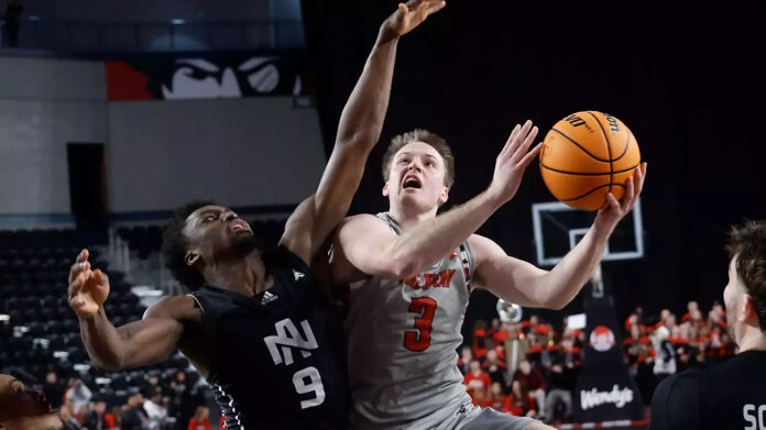 Isaac Haney's 24 Not Enough as Austin Peay State University Men's Basketball Falls to North Alabama. (Robert Smith, APSU Sports Information)