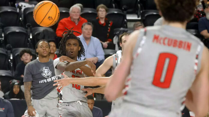 Austin Peay State University Men's Basketball Eyes Third Straight Win in ASUN Rematch with Stetson, Saturday afternoon. (Robert Smith, APSU Sports Information)