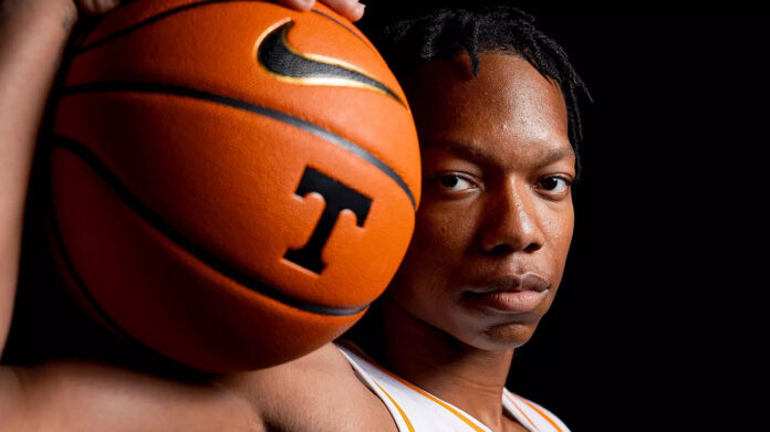 Tennessee Men's Basketball Aim for 21st Win in SEC Battle with Vanderbilt. (UT Athletics)