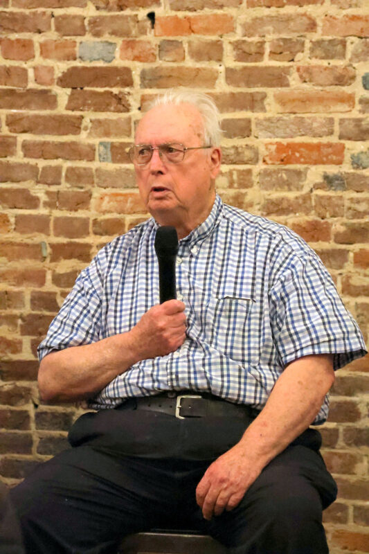 Customs House Museum’s Second & Commerce magazine hosts History on the Rocks at Strawberry Alley Ale Works. (Tony Centonze, Clarksville Living Magazine) Customs House Museum’s Second & Commerce magazine hosts History on the Rocks at Strawberry Alley Ale Works. (Tony Centonze, Clarksville Living Magazine)