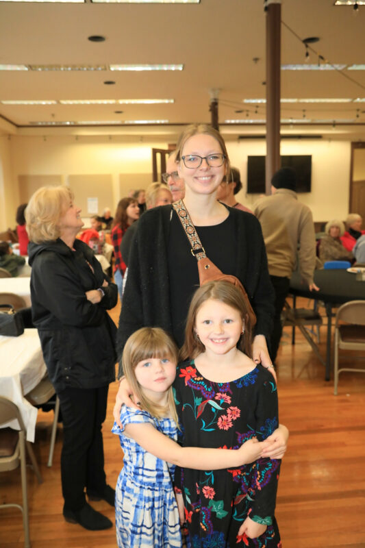 Holland, Evie and Raena Tindle