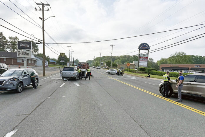 Crash Involving Five Vehicles Closes Madison Street; Minor Injuries Reported