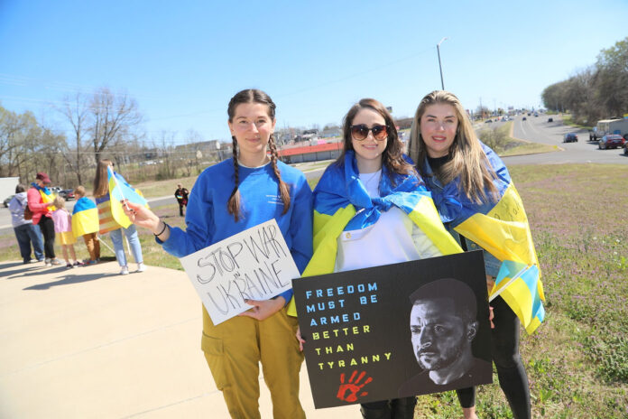 Sofiya Stasiv, Zarina Smith and Iryna Tincher
