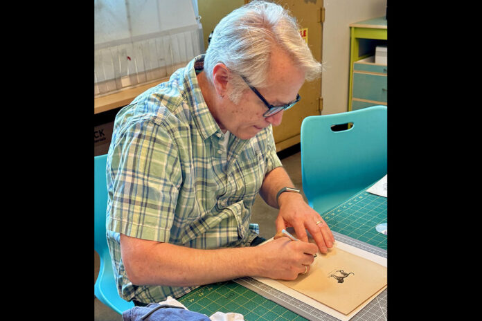 Billy Renkl demonstrating cutting images