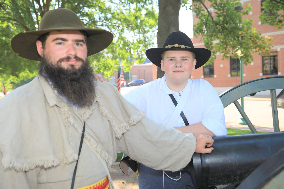 DAR hosts annual Reading of the Declaration of Independence on the Court House steps. (Tony Centonze, Clarksville Living Magazine) DAR hosts annual Reading of the Declaration of Independence on the Court House steps. (Tony Centonze, Clarksville Living Magazine)