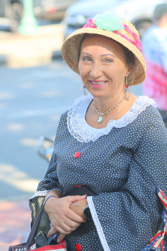 DAR hosts annual Reading of the Declaration of Independence on the Court House steps. (Tony Centonze, Clarksville Living Magazine)