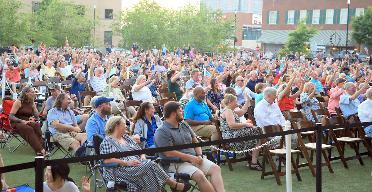 Clarksville welcomed the Nashville Symphony to Downtown Commons for a performance that included works by Brahms, Bizet, John Williams, and more. (Tony Centonze, Clarksville Living Magazine)