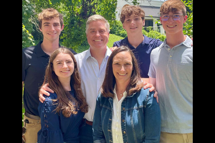 Stuart Cooper with his wife, Jenny, and 4 children. The Coopers celebrated 26 years of marriage this month. (Rachel Keith)