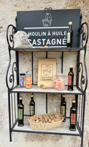 Walnut purveyor in Rocamadour