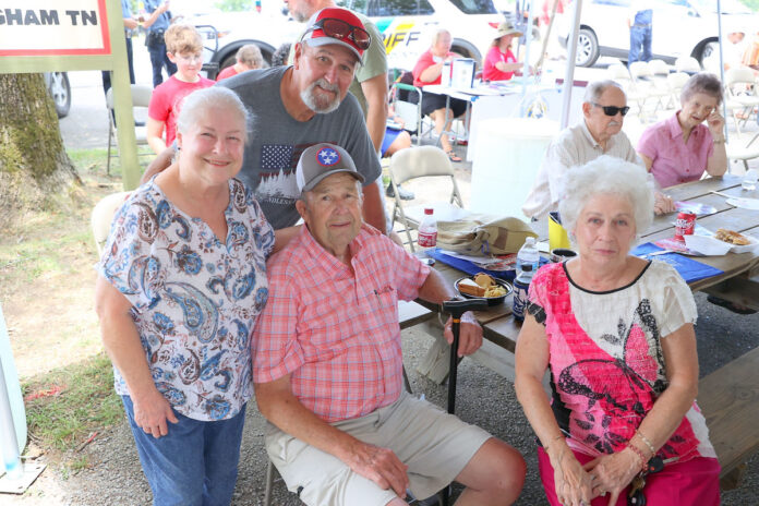 Lone Oak Picnic. (Mark Haynes, Clarksville Online)