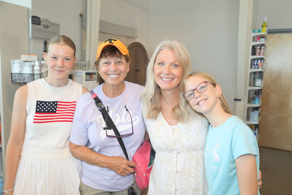 Remi Peifer, Ann Crouch, Ali and Alex Peifer Remi Peifer, Ann Crouch, Ali and Alex Peifer