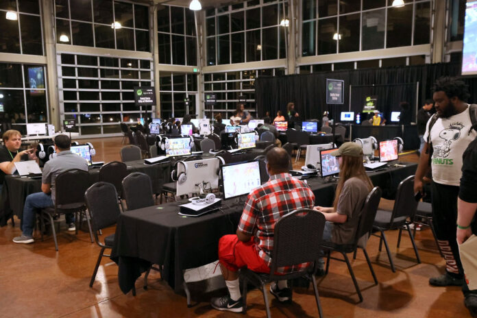 CDE Lightband's 6th Annual F2CON. (Mark Haynes, Clarksville Online)