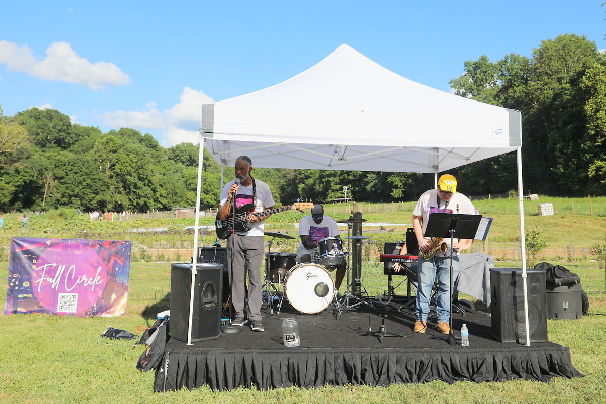 Full Circle providing the music Full Circle providing the music