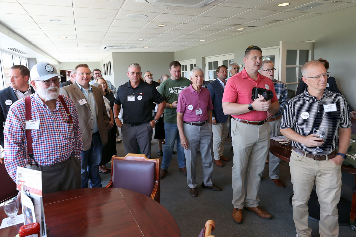Matt Van Epps holds Meet an Greet at Clarksville Country Club. (Mark Haynes, Clarksville Online) Matt Van Epps holds Meet an Greet at Clarksville Country Club. (Mark Haynes, Clarksville Online)