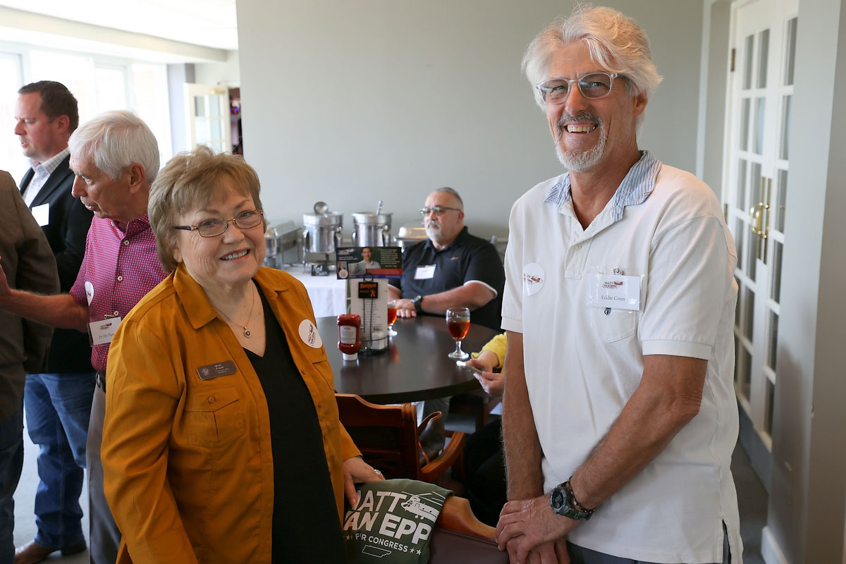 Matt Van Epps holds Meet an Greet at Clarksville Country Club. (Mark Haynes, Clarksville Online) Matt Van Epps holds Meet an Greet at Clarksville Country Club. (Mark Haynes, Clarksville Online)