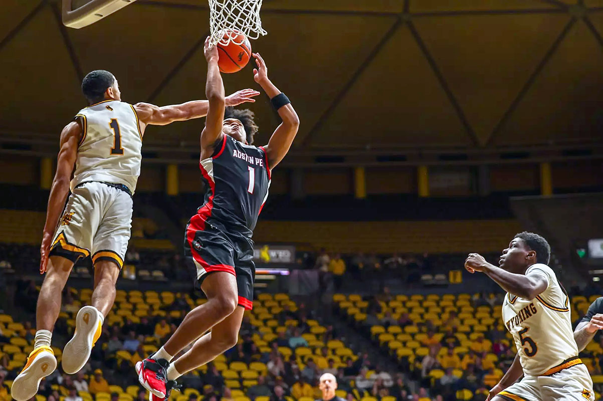 Austin Peay State University Men’s Basketball Falls 79-65 at Wyoming