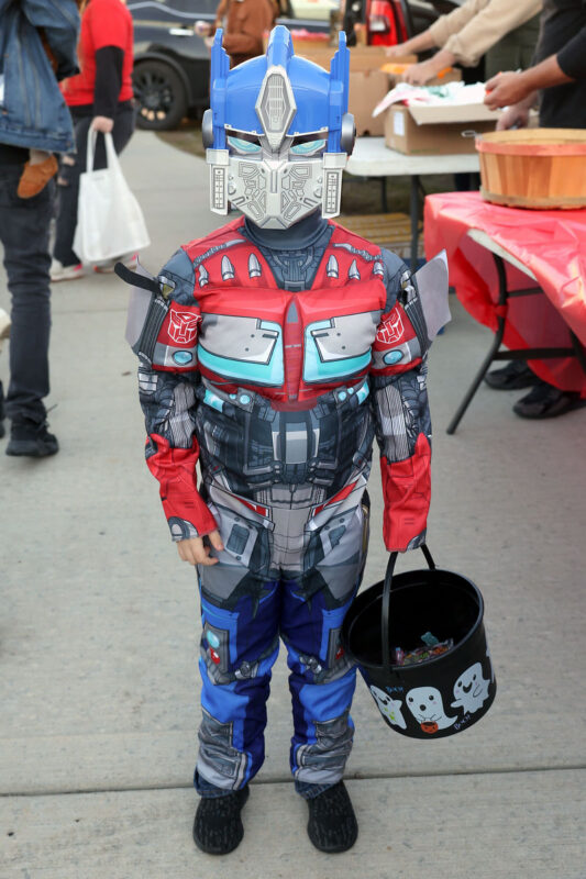 Hilltop Supermarket's Trunk or Treat event. (Mark Haynes, Clarksville Online)