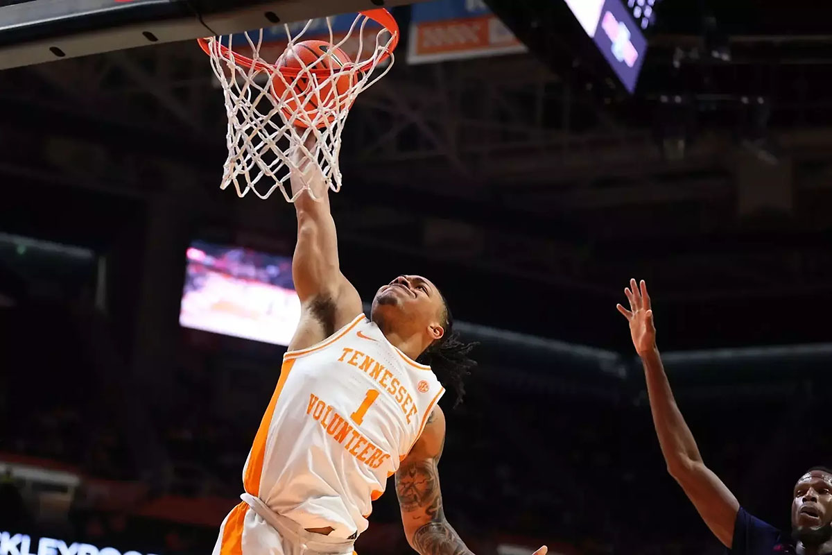 #19 Tennessee Vols Basketball Rolls Past South Carolina State 105-54 to Close Non-Conference Schedule