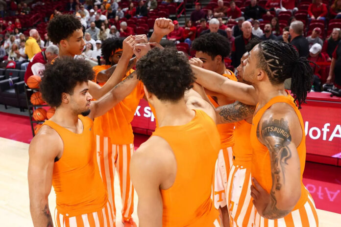 Tennessee Men’s Basketball Comes Up Short in 86-75 Loss at Arkansas. (UT Athletics)