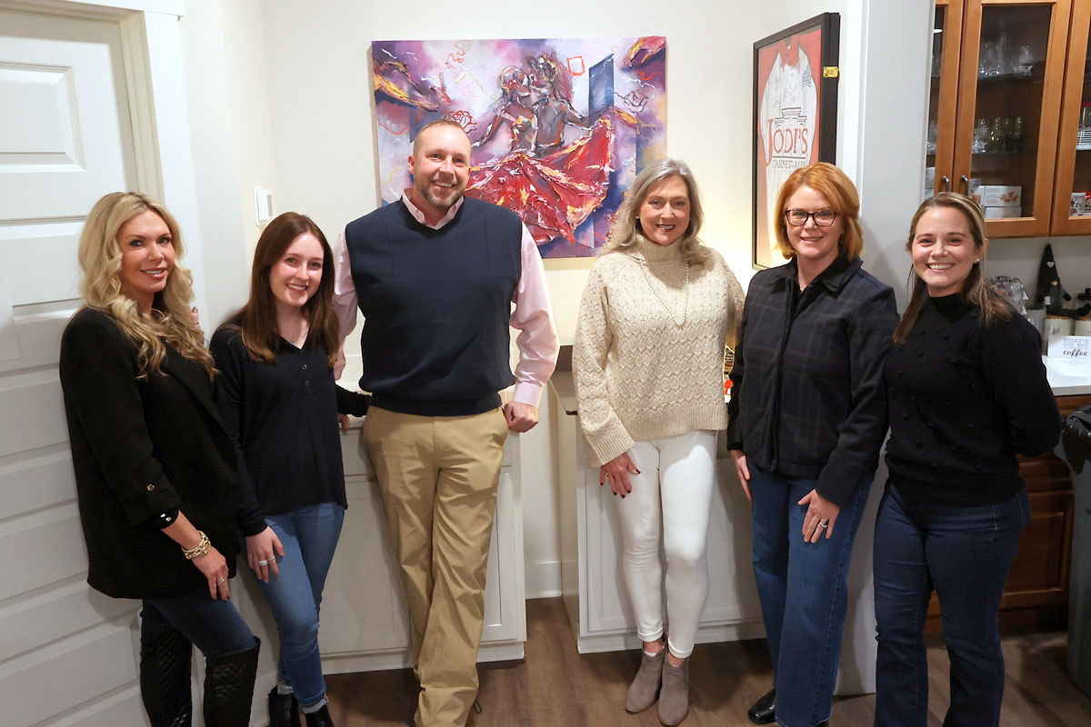 Clarksville Area Chamber of Commerce Brings Business After Hours to Jodi’s Cabinet Sales. (Mark Haynes, Clarksville Online) Clarksville Area Chamber of Commerce Brings Business After Hours to Jodi’s Cabinet Sales. (Mark Haynes, Clarksville Online)