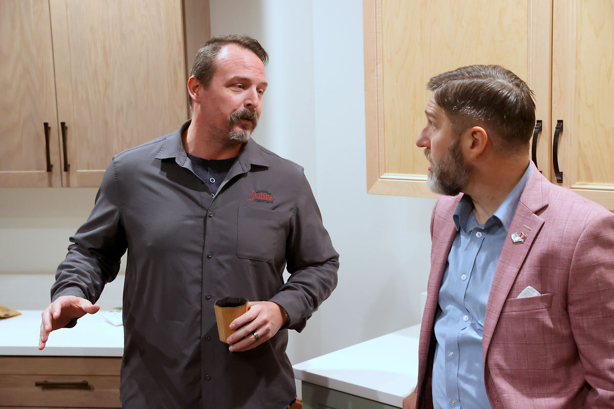 Clarksville Area Chamber of Commerce Brings Business After Hours to Jodi’s Cabinet Sales. (Mark Haynes, Clarksville Online) Clarksville Area Chamber of Commerce Brings Business After Hours to Jodi’s Cabinet Sales. (Mark Haynes, Clarksville Online)